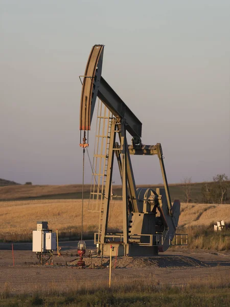 Poço de petróleo em Dakota do Norte — Fotografia de Stock