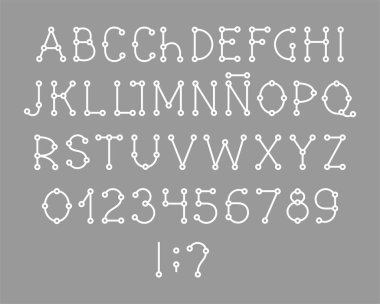 İspanyol alfabesi, yazı tipi, şema, beyaz, vektör. İspanyol alfabe harfler ve sayılar. Vektör yazı tipi. Düzeni. Bağlantı. Gri arka plan üzerinde beyaz harfler. 