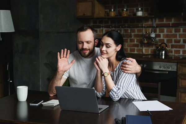 Happy Young Couple Making Video Call Laptop Kitchen — Stock Photo, Image
