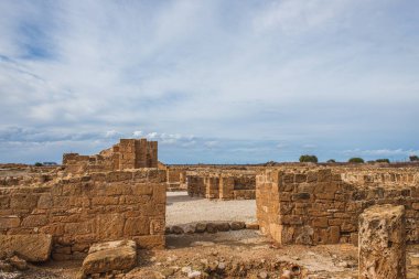 Paphos 'ta Theseus Hanesi' nin eski kalıntıları.