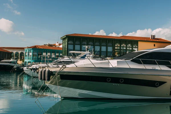 Sunshine Docked Modern Yacht Mediterranean Sea — Stock Photo, Image