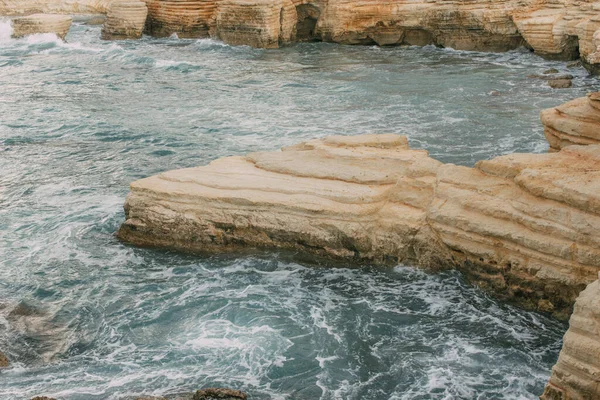 Piedras Mojadas Agua Del Mar Mediterráneo Cyprus — Foto de Stock