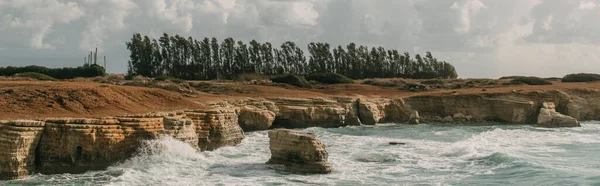 ภาพพาโนรามาของทะเลเมด เตอร เรเน ยนก องฟ เมฆ — ภาพถ่ายสต็อก