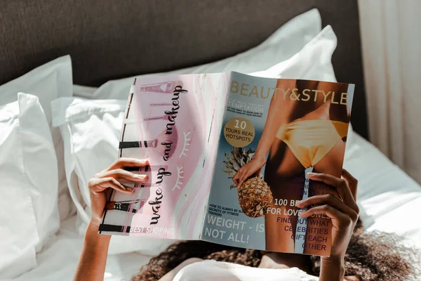 African American Woman Reading Magazine Bed Bedroom — Stock Photo, Image