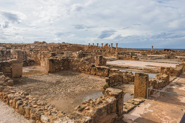 Antiga Casa de Teseu ruínas com colunas — Fotografia de Stock