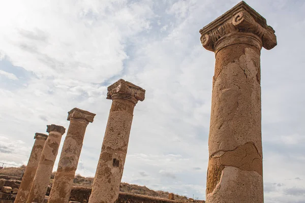 Colonnes de l'ancienne Maison de Thésée en paphos — Photo de stock