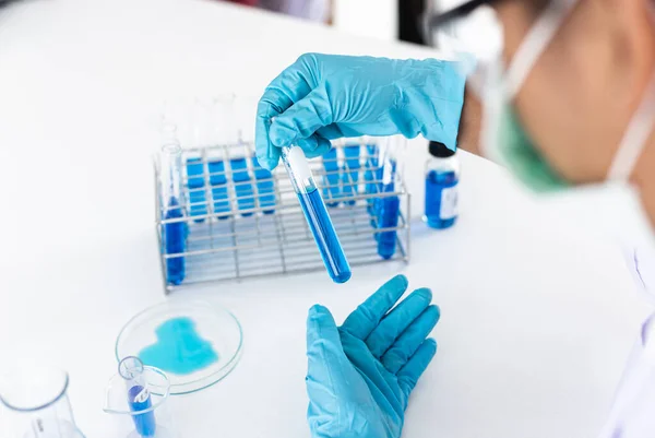 Scientists Carrying Blue Chemical Test Tubes Prepare Determination Chemical Composition — Stock Photo, Image