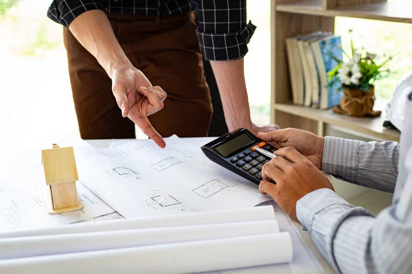 Ingenieros Arquitectos Reúnen Con Equipo Para Diseñar Estructura Arquitectónica Diseño — Foto de Stock