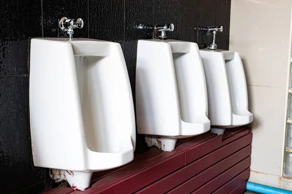 Men White Urinals Design Close Row Outdoor Urinals Men Public — Stock Photo, Image