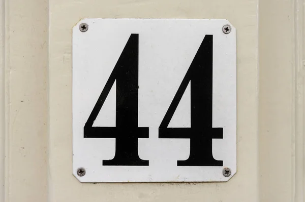 Numéro de maison 44 — Photo