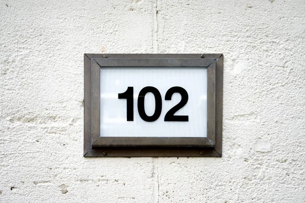 Ev numarası 102 — Stok fotoğraf