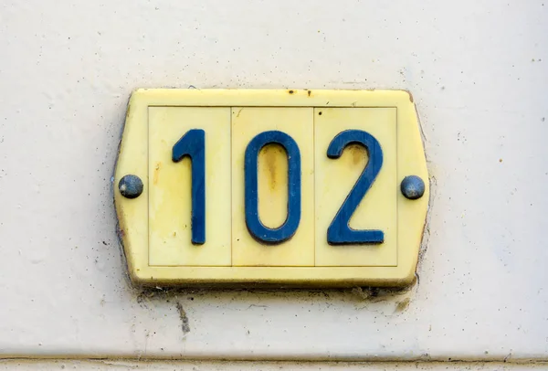 Ev numarası 102 — Stok fotoğraf