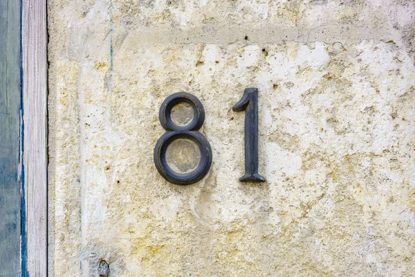 Numéro de maison 81 — Photo