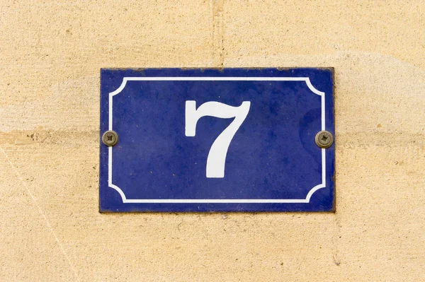 Emaliowane Dom Numer Siedem — Zdjęcie stockowe
