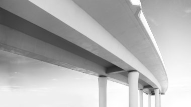 Aşağıdan yükseltilmiş yol