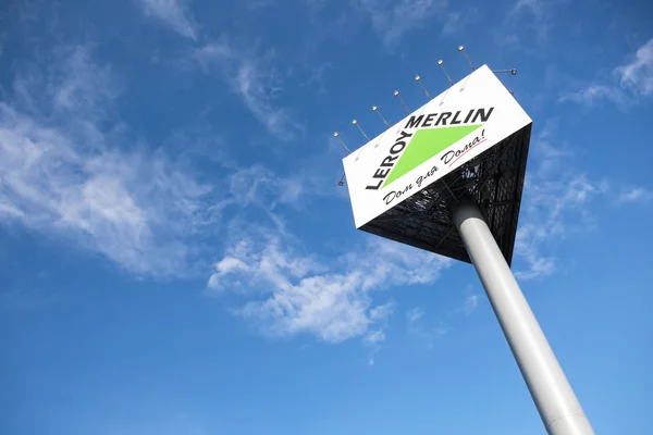 Leroy Merlin billboard