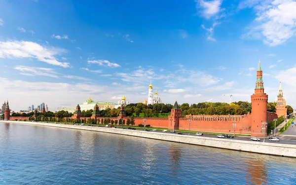 Panorama van het kremlin van Moskou — Stockfoto