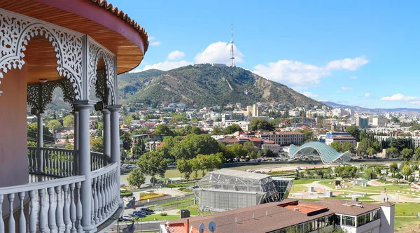 Tbilisi panoramic view with old balcony — Stock Photo, Image