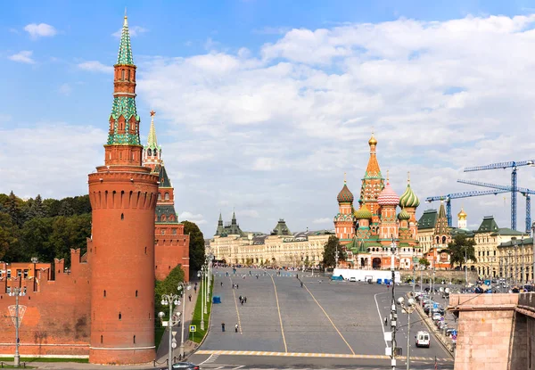 Vasilyevsky Spusk torget i Moskva — Stockfoto