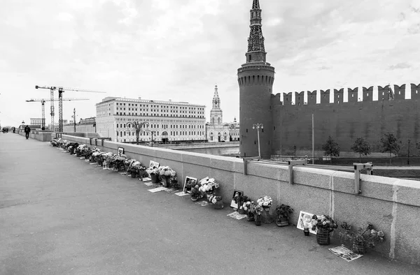 Pomnik Boris Nemtsov na Bolshoy Moskvoretsky Bridge. — Zdjęcie stockowe