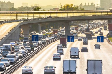 Otoyolda trafik vardı.