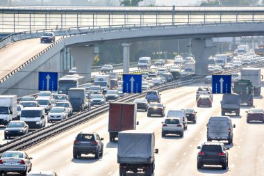Otoyolda trafik vardı.