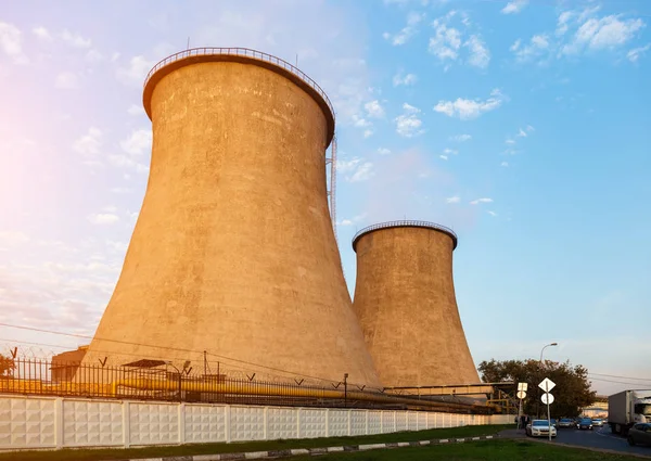 Wieże chłodnicze elektrowni — Zdjęcie stockowe