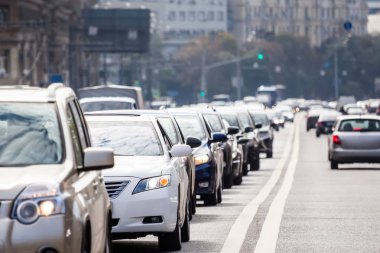 Yolda trafik vardı.