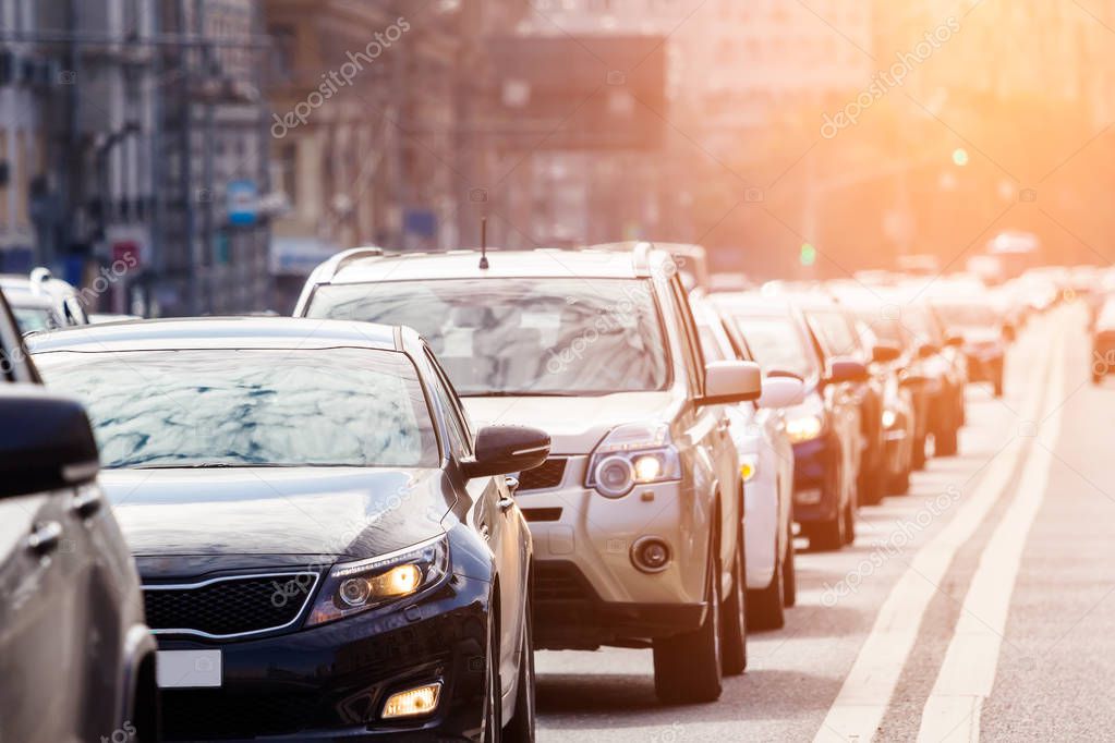 Zoom view of the queue of cars on the road