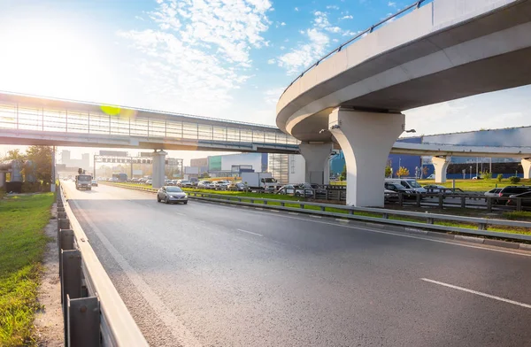 Intercambio de carreteras con puente — Foto de Stock