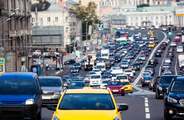 Traffic on the city highway — Stock Photo, Image