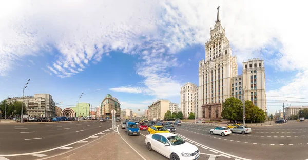 180 панорамный вид на здание Red Gate и Сад-Спасскую — стоковое фото