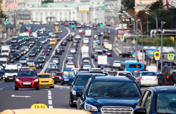 Traffic on the city highway — Stock Photo, Image