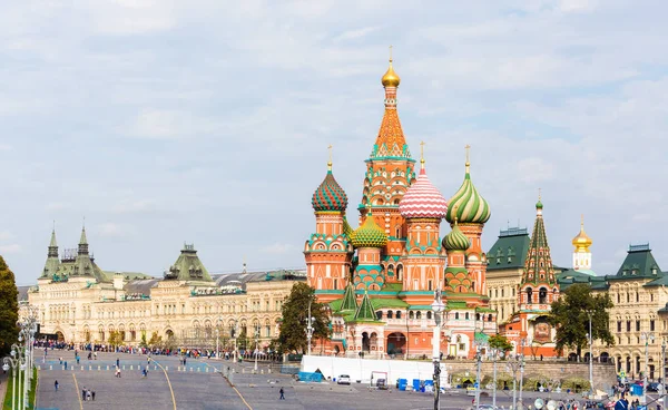 Saint Basil Katedrali manzaralı Moskova