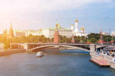 Gün batımında Moskova Nehri