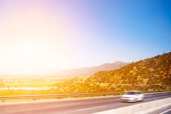 Motorvägen genom bergen — Stockfoto