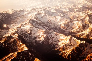 Dağların havadan görünüşü