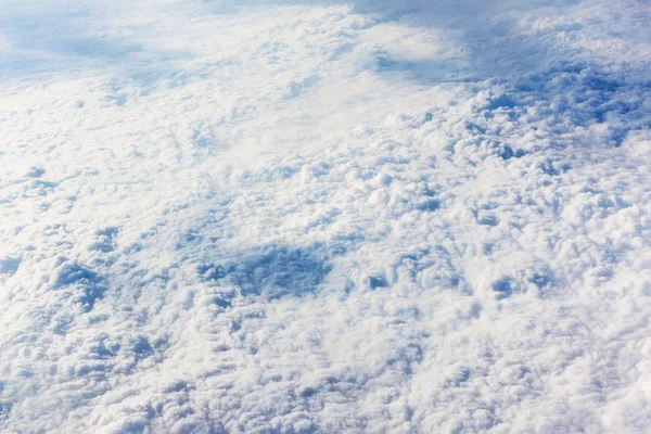 Хмарне небо з літака — стокове фото