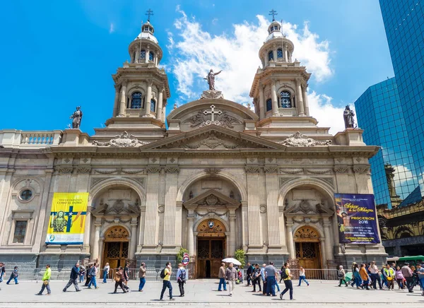 Catedral Metropolitana de Santiago auf der Plaza de Armas, Chile — Stockfoto