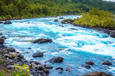 Dağ Nehri 'nin manzarası