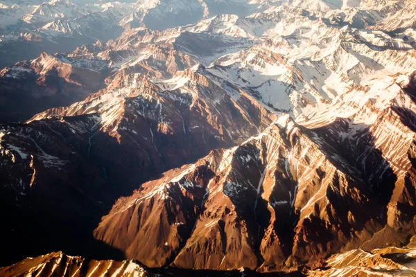 Dağların havadan görünüşü