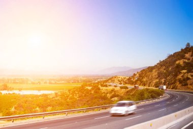 Dağların Arasından Otoyol