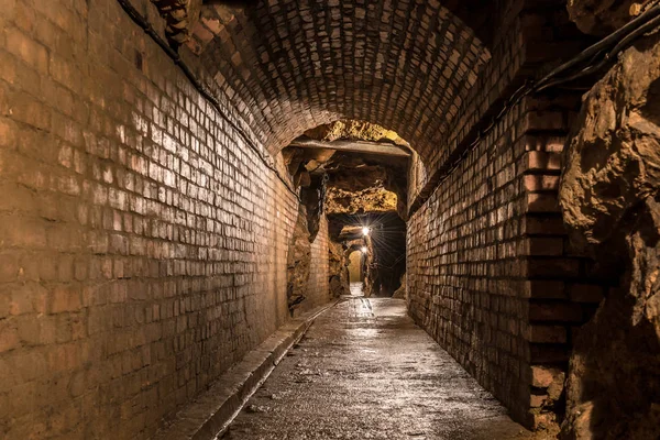 Corridoio in una miniera d'argento, Tarnowskie Gory, patrimonio UNESCO Immagine Stock