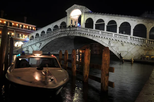 Ponte Rialto Noite Veneza — Fotografia de Stock