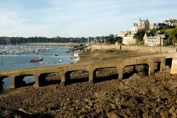 Pontile Dinard Con Bassa Marea Bretagna — Foto Stock