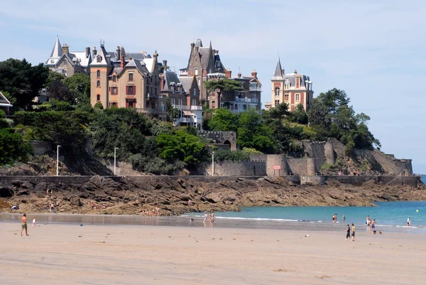 Het Strand Van Dinard Zijn Huizen Bretagne — Stockfoto