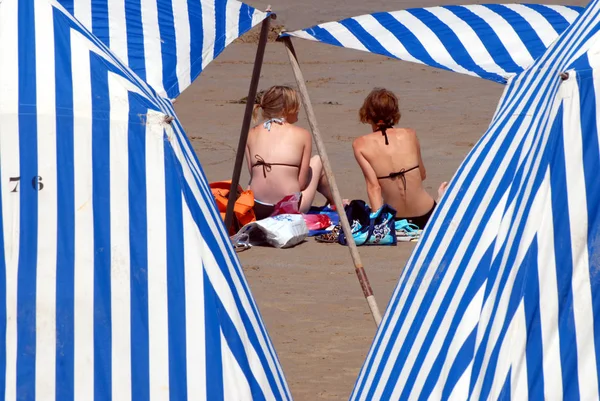 Mujeres Entre Tiendas Playa Lock Dinard — Foto de Stock