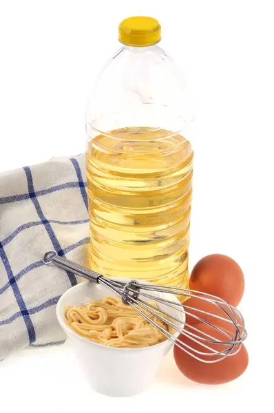 Schüssel Hausgemachte Mayonnaise Mit Zutat Nahaufnahme Auf Weißem Hintergrund — Stockfoto