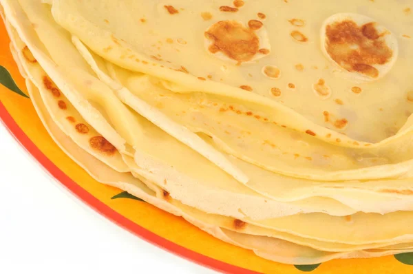 Teller Mit Hausgemachten Crêpes Nahaufnahme Auf Weißem Hintergrund — Stockfoto