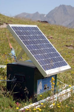 Dağlardaki bir alanda fotovoltaik sensör kapalı.